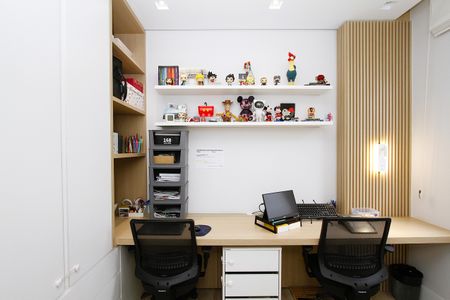 Quarto 1 de apartamento à venda com 3 quartos, 100m² em Buritis, Belo Horizonte