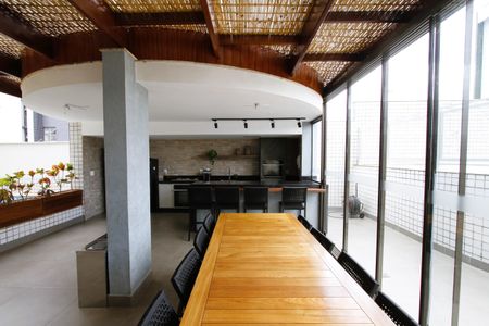 Apartamento à venda com 100m², 3 quartos e 2 vagasÁrea comum - Churrasqueira