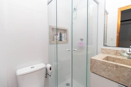 Casa de condomínio para alugar com 50m², 2 quartos e 1 vaga Casa de condomínio para alugar com 50m², 2 quartos e 1 vagaBanheiro da Suíte 2