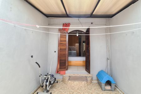 Casa à venda com 100m², 2 quartos e 1 vaga Casa à venda com 100m², 2 quartos e 1 vagaQuarto - varanda