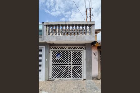 Casa à venda com 100m², 2 quartos e 1 vaga Casa à venda com 100m², 2 quartos e 1 vagaFachada