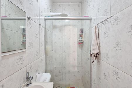 Casa à venda com 100m², 2 quartos e 1 vaga Casa à venda com 100m², 2 quartos e 1 vagaBanheiro da Suíte