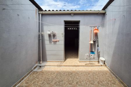 Casa à venda com 100m², 2 quartos e 1 vaga Casa à venda com 100m², 2 quartos e 1 vagaQuarto - varanda