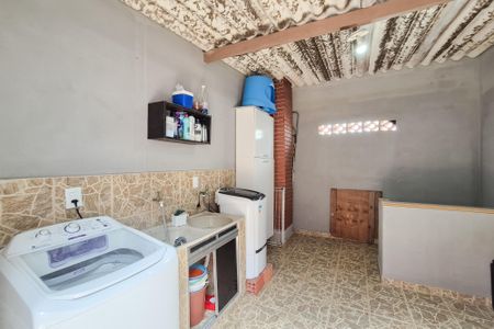 Casa à venda com 100m², 2 quartos e 1 vaga Casa à venda com 100m², 2 quartos e 1 vagaÁrea de Serviço