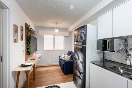 Sala de apartamento para alugar com 1 quarto, 24m² em Parque Industrial Tomas Edson, São Paulo