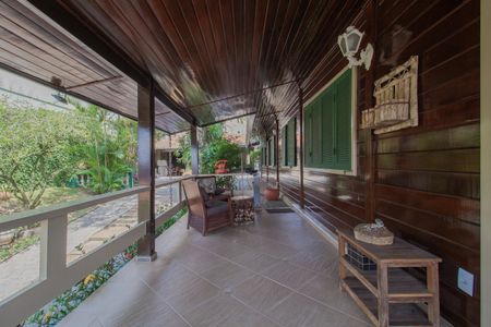 Casa para alugar com 300m², 4 quartos e 6 vagasVaranda