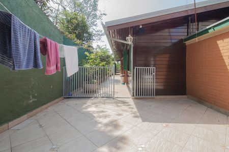 Casa para alugar com 300m², 4 quartos e 6 vagasQuintal
