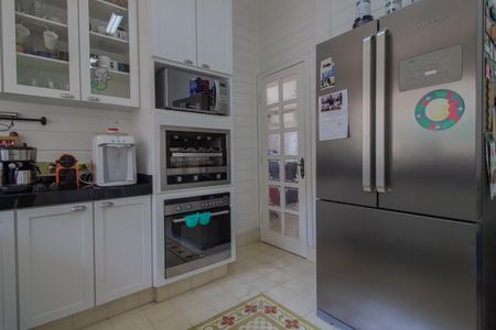 Casa para alugar com 300m², 4 quartos e 6 vagasCozinha