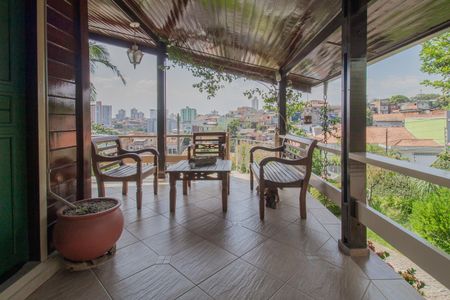 Casa para alugar com 300m², 4 quartos e 6 vagasVaranda