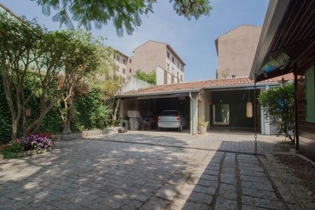 Casa para alugar com 300m², 4 quartos e 6 vagasGaragem