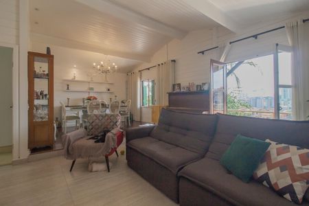 Casa para alugar com 300m², 4 quartos e 6 vagasSala