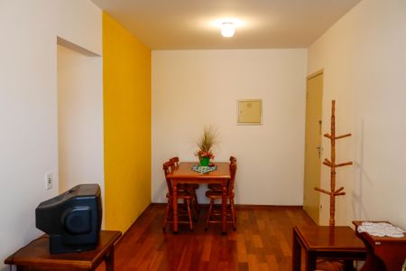 sala de apartamento à venda com 2 quartos, 61m² em Quitaúna, Osasco