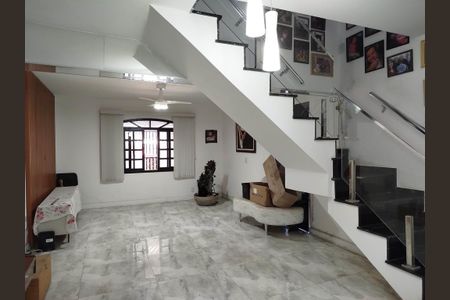 Sala de casa à venda com 4 quartos, 200m² em Vila Guilhermina, São Paulo