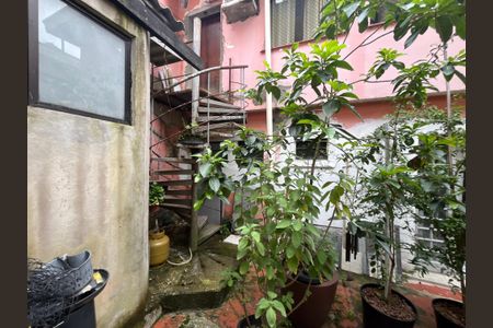 Casa para alugar com 250m², 3 quartos e 6 vagas Casa para alugar com 250m², 3 quartos e 6 vagasQuintal