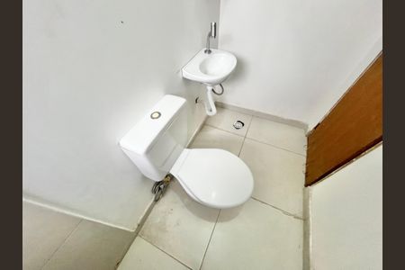 Casa para alugar com 250m², 3 quartos e 6 vagas Casa para alugar com 250m², 3 quartos e 6 vagasBanheiro da Suíte 2