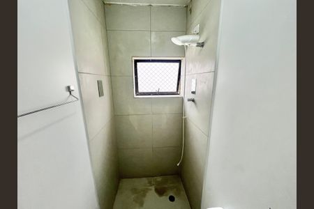 Casa para alugar com 250m², 3 quartos e 6 vagas Casa para alugar com 250m², 3 quartos e 6 vagasBanheiro da Suíte 2