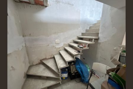 Casa para alugar com 250m², 3 quartos e 6 vagas Casa para alugar com 250m², 3 quartos e 6 vagasCasa dos Fundos