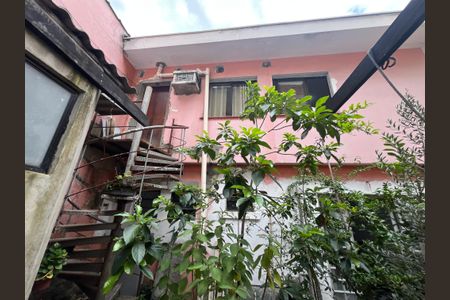 Casa para alugar com 250m², 3 quartos e 6 vagas Casa para alugar com 250m², 3 quartos e 6 vagasQuintal