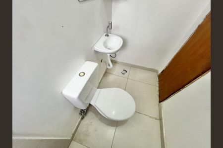 Casa para alugar com 250m², 3 quartos e 6 vagas Casa para alugar com 250m², 3 quartos e 6 vagasBanheiro da Suíte 2