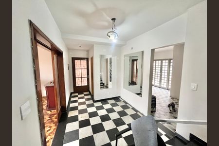 Casa para alugar com 250m², 3 quartos e 6 vagas Casa para alugar com 250m², 3 quartos e 6 vagasSaleta