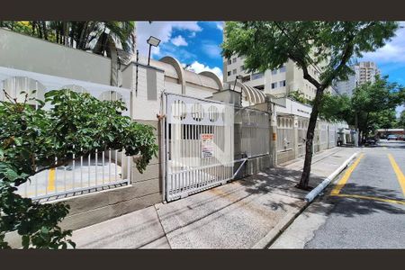 Apartamento à venda com 158m², 3 quartos e 2 vagas Apartamento à venda com 158m², 3 quartos e 2 vagasEntrada