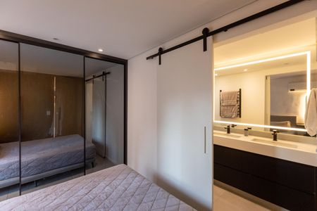 Quarto de apartamento à venda com 1 quarto, 51m² em Cambuí, Campinas