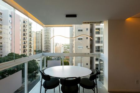Sala de apartamento à venda com 1 quarto, 51m² em Cambuí, Campinas