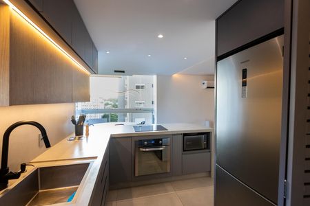 Cozinha de apartamento à venda com 1 quarto, 51m² em Cambuí, Campinas