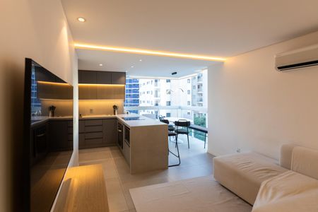 Sala de apartamento à venda com 1 quarto, 51m² em Cambuí, Campinas