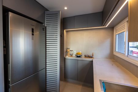 Cozinha de apartamento à venda com 1 quarto, 51m² em Cambuí, Campinas