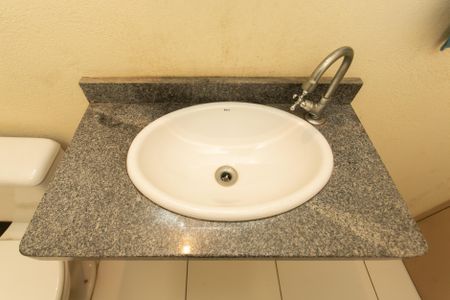 Casa à venda com 120m², 3 quartos e 2 vagas Casa à venda com 120m², 3 quartos e 2 vagasBanheiro 2