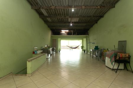 Casa à venda com 120m², 3 quartos e 2 vagas Casa à venda com 120m², 3 quartos e 2 vagasÁrea de Serviço / Terraço