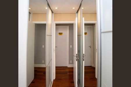 Apartamento à venda com 113m², 3 quartos e 2 vagasCloset da suíte 1