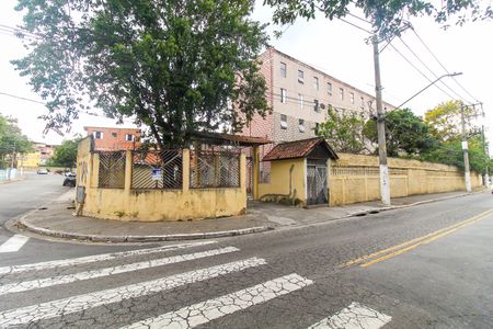 Apartamento para alugar com 45m², 2 quartos e 1 vagaFachada + Placa