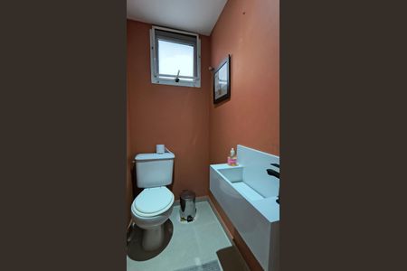 Casa de condomínio à venda com 350m², 4 quartos e 4 vagasLavabo 