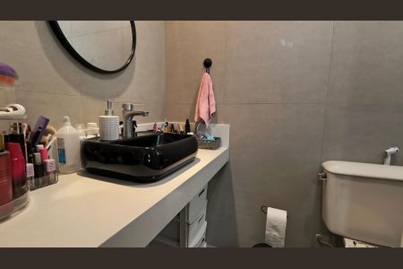 Casa de condomínio à venda com 350m², 4 quartos e 4 vagasBanheiro da Suíte 4