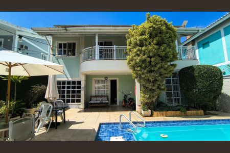 Casa de condomínio à venda com 350m², 4 quartos e 4 vagasQuintal