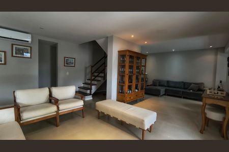 Sala de casa de condomínio à venda com 4 quartos, 350m² em Recreio dos Bandeirantes, Rio de Janeiro