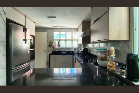 Casa de condomínio à venda com 350m², 4 quartos e 4 vagasCozinha