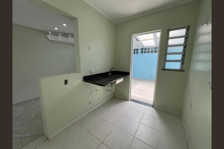 Cozinha  de casa de condomínio à venda com 2 quartos, 80m² em Rio Branco, Canoas