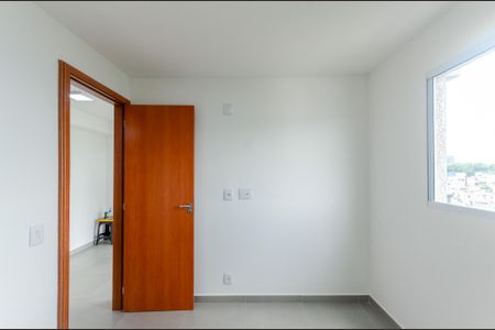 Quarto  de kitnet/studio para alugar com 1 quarto, 26m² em Jardim Santa Lucrecia, São Paulo