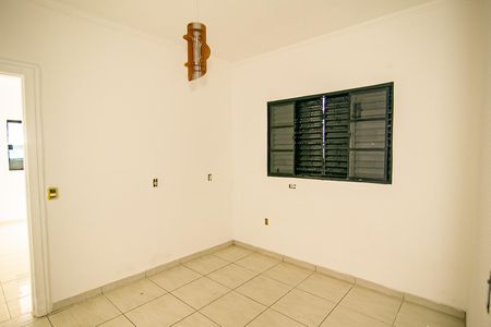 Casa para alugar com 125m², 2 quartos e 2 vagas Casa para alugar com 125m², 2 quartos e 2 vagasSala jantar
