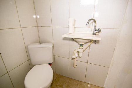 Casa para alugar com 125m², 2 quartos e 2 vagas Casa para alugar com 125m², 2 quartos e 2 vagasBanheiro da Suíte 1