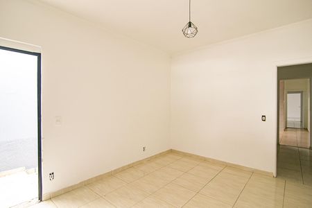 Casa para alugar com 125m², 2 quartos e 2 vagas Casa para alugar com 125m², 2 quartos e 2 vagasSala