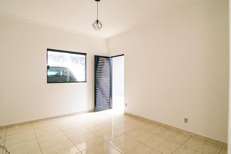 Casa para alugar com 125m², 2 quartos e 2 vagas Casa para alugar com 125m², 2 quartos e 2 vagasSala