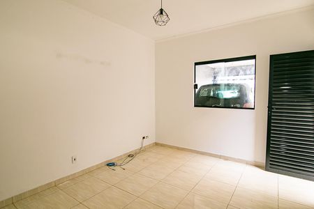 Casa para alugar com 125m², 2 quartos e 2 vagas Casa para alugar com 125m², 2 quartos e 2 vagasSala
