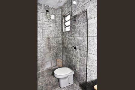 Detalhe - Banheiro Social de casa para alugar com 1 quarto, 20m² em Vila Isabel, São Paulo