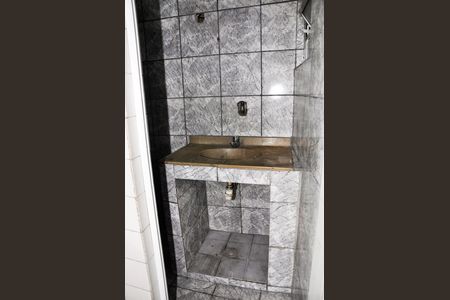 Detalhe - Banheiro Social de casa para alugar com 1 quarto, 20m² em Vila Isabel, São Paulo