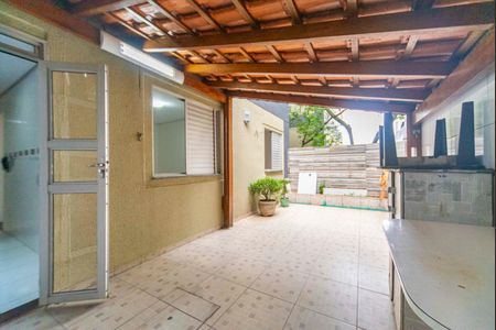 Apartamento à venda com 72m², 2 quartos e 1 vagaÁrea de Serviço e Quintal 