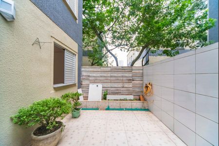 Apartamento à venda com 72m², 2 quartos e 1 vagaÁrea de Serviço e Quintal 